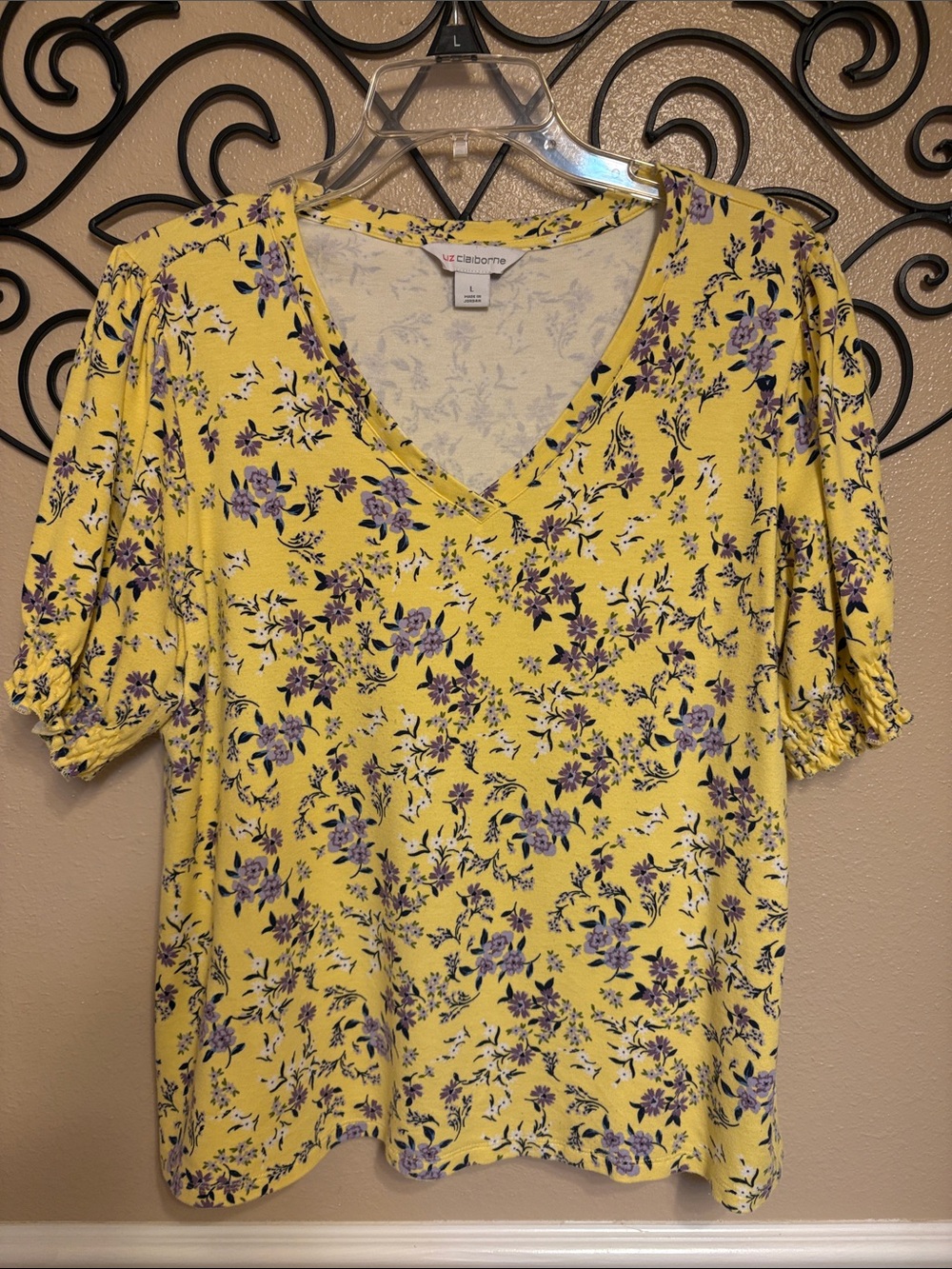 Liz Claiborne Yellow Floral V-Neck Puff Sleeve Top with Purple Print